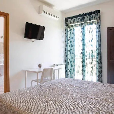 アパートホテル Etna Europa