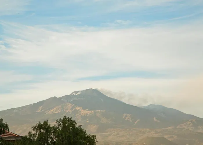 Etna Europa מלון דירות 4*